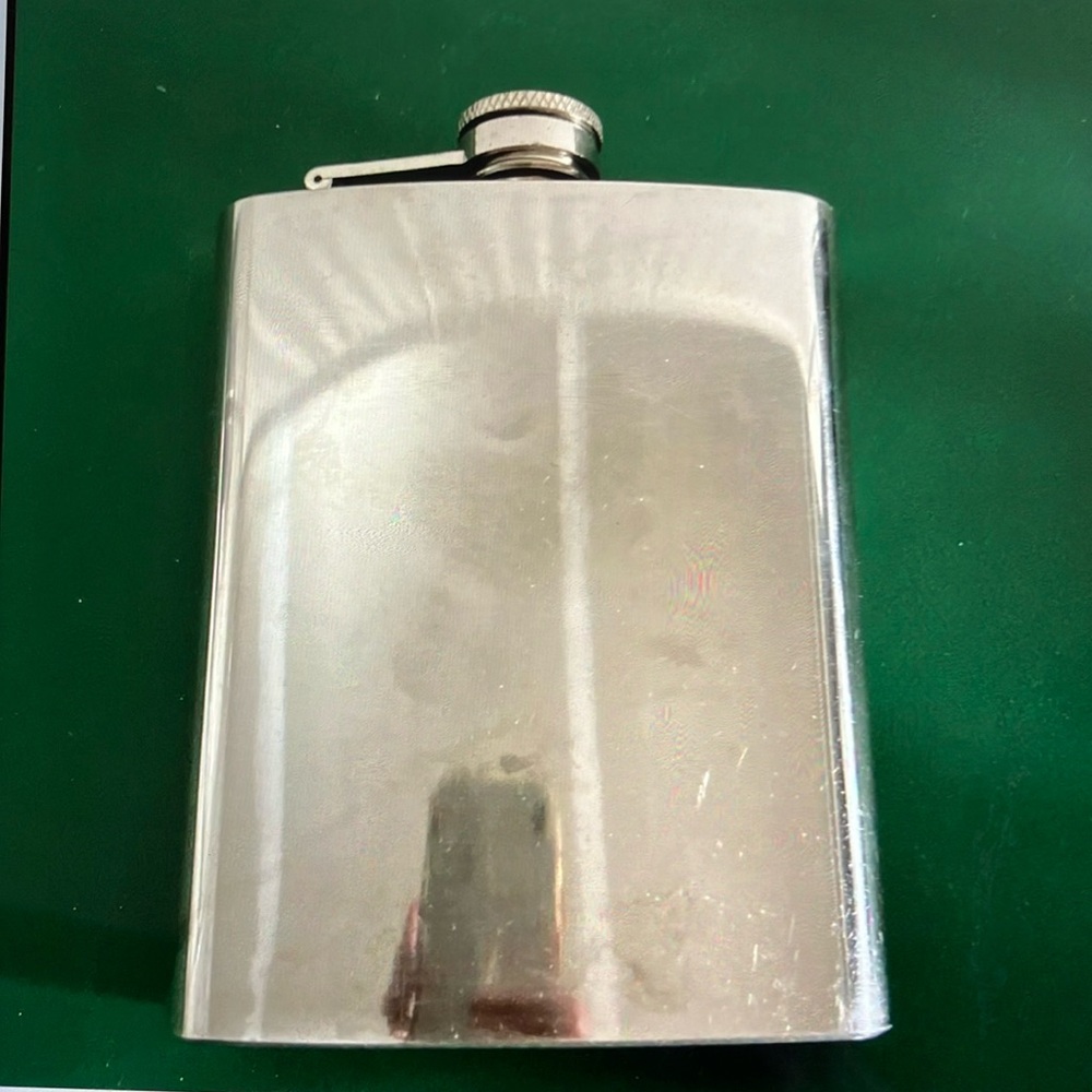 7 oz Hip Flask, Stainless Steel Pocket Wine Whiskey Liquor Hip Bottle